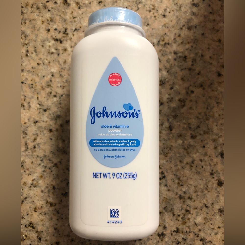 Johnson’s White Baby Powder w/ Cornstarch 9oz